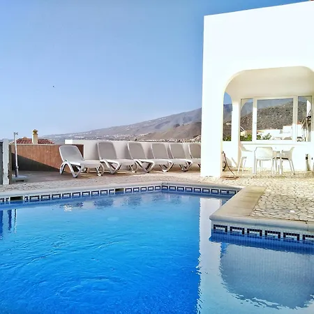 Beautiful - 4 Bedrooms, Heated Pool, Fibre Net, 2 Priv Car Park Places, Tv Channels Villa
