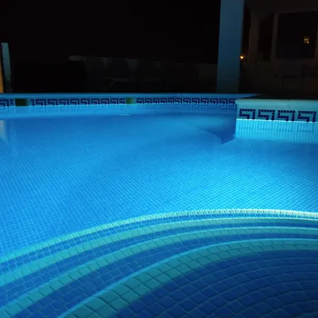Beautiful - 4 Bedrooms, Heated Pool, Fibre Net, 2 Priv Car Park Places, Tv Channels