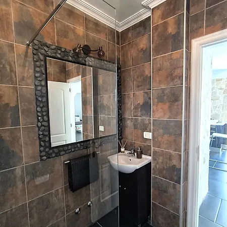Villa Beautiful - 4 Bedrooms, Heated Pool, Fibre Net, 2 Priv Car Park Places, Tv Channels *