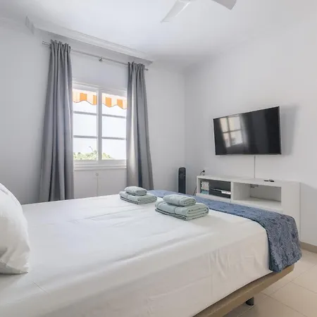 Beautiful - 4 Bedrooms, Heated Pool, 2 Priv Car Park Places, Fibre Net, Ps5, Tv Channels Адехе