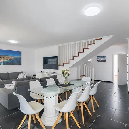 Beautiful - 4 Bedrooms, Heated Pool, 2 Priv Car Park Places, Fibre Net, Ps5, Tv Channels * Адехе