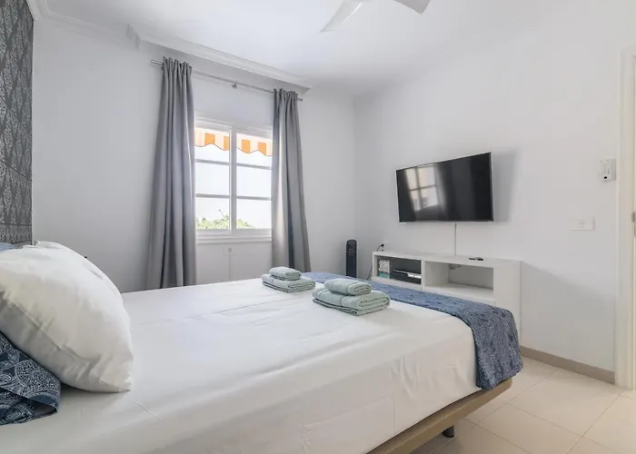 Beautiful - 4 Bedrooms, Heated Pool, 2 Priv Car Park Places, Fibre Net, Ps5, Tv Channels アデヘ