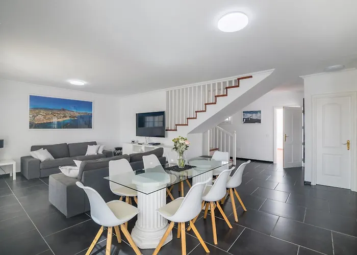 Beautiful - 4 Bedrooms, Heated Pool, 2 Priv Car Park Places, Fibre Net, Ps5, Tv Channels * アデヘ