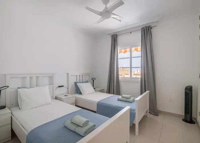 ヴィラ Beautiful - 4 Bedrooms, Heated Pool, 2 Priv Car Park Places, Fibre Net, Ps5, Tv Channels