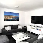 Beautiful - 4 Bedrooms, Heated Pool, 2 Priv Car Park Places, Fibre Net, Ps5, Tv Channels *