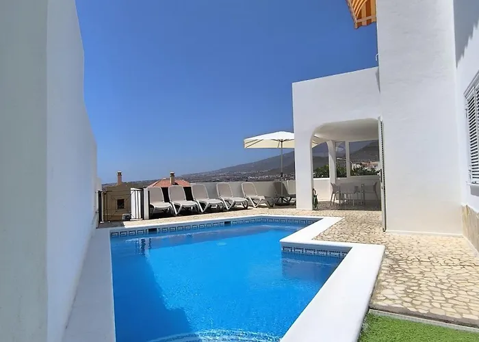 Beautiful - 4 Bedrooms, Heated Pool, 2 Priv Car Park Places, Fibre Net, Ps5, Tv Channels 别墅