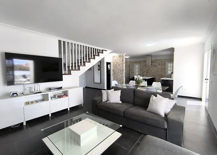 别墅 Beautiful - 4 Bedrooms, Heated Pool, 2 Priv Car Park Places, Fibre Net, Ps5, Tv Channels 阿德耶