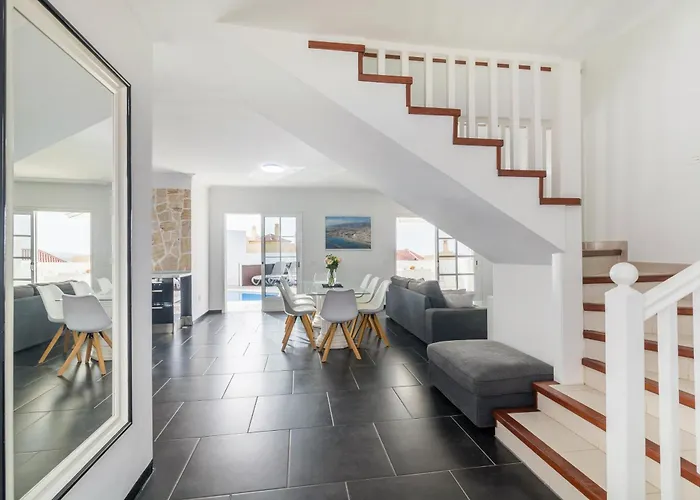 Beautiful - 4 Bedrooms, Heated Pool, 2 Priv Car Park Places, Fibre Net, Ps5, Tv Channels