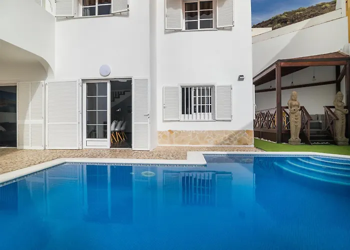 Willa Beautiful - 4 Bedrooms, Heated Pool, 2 Priv Car Park Places, Fibre Net, Ps5, Tv Channels