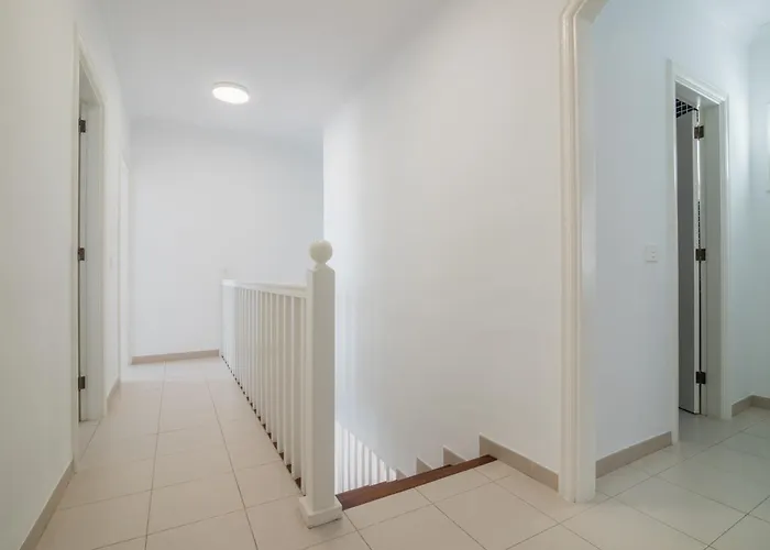 别墅 Beautiful - 4 Bedrooms, Heated Pool, 2 Priv Car Park Places, Fibre Net, Ps5, Tv Channels