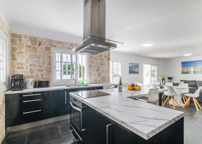 Willa Beautiful - 4 Bedrooms, Heated Pool, 2 Priv Car Park Places, Fibre Net, Ps5, Tv Channels *