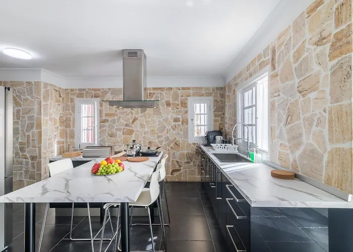 Willa Beautiful - 4 Bedrooms, Heated Pool, 2 Priv Car Park Places, Fibre Net, Ps5, Tv Channels
