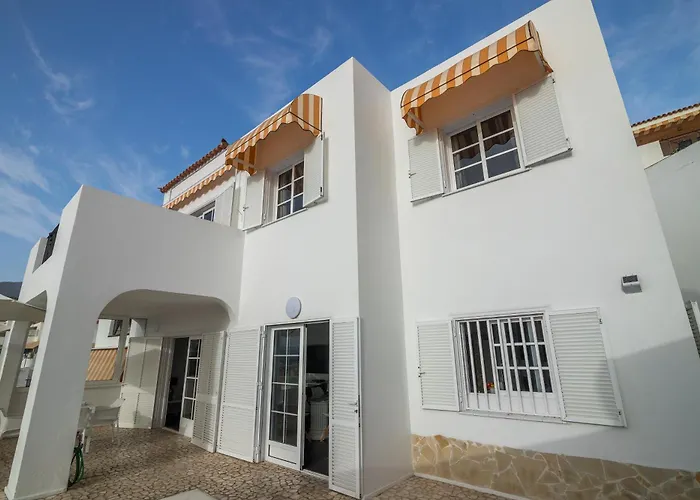 Willa Beautiful - 4 Bedrooms, Heated Pool, 2 Priv Car Park Places, Fibre Net, Ps5, Tv Channels Costa Adeje (Tenerife)