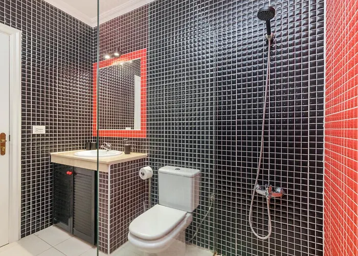 Beautiful - 4 Bedrooms, Heated Pool, 2 Priv Car Park Places, Fibre Net, Ps5, Tv Channels *