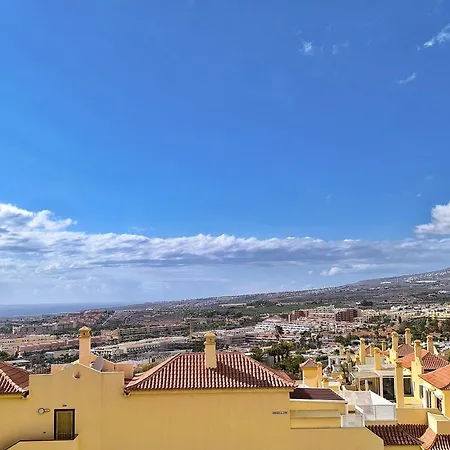 Beautiful - 4 Bedrooms, Heated Pool, 2 Priv Car Park Places, Fibre Net, Ps5, Tv Channels Villa Costa Adeje (Tenerife)