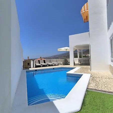 Beautiful - 4 Bedrooms, Heated Pool, 2 Priv Car Park Places, Fibre Net, Ps5, Tv Channels Villa