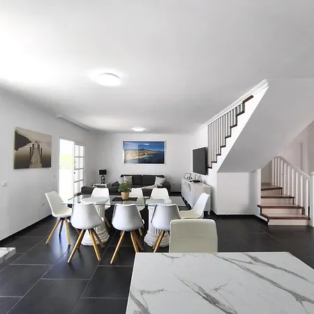 Beautiful - 4 Bedrooms, Heated Pool, 2 Priv Car Park Places, Fibre Net, Ps5, Tv Channels Villa *