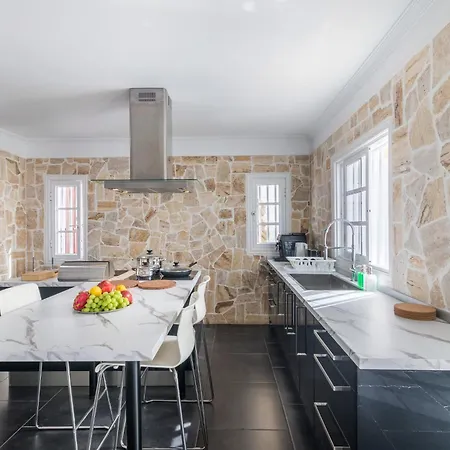 Villa Beautiful - 4 Bedrooms, Heated Pool, 2 Priv Car Park Places, Fibre Net, Ps5, Tv Channels