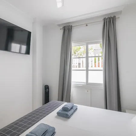 Villa Beautiful - 4 Bedrooms, Heated Pool, 2 Priv Car Park Places, Fibre Net, Ps5, Tv Channels Costa Adeje (Tenerife)