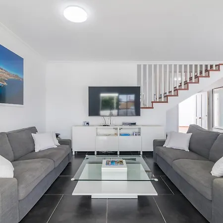 Villa Beautiful - 4 Bedrooms, Heated Pool, 2 Priv Car Park Places, Fibre Net, Ps5, Tv Channels *