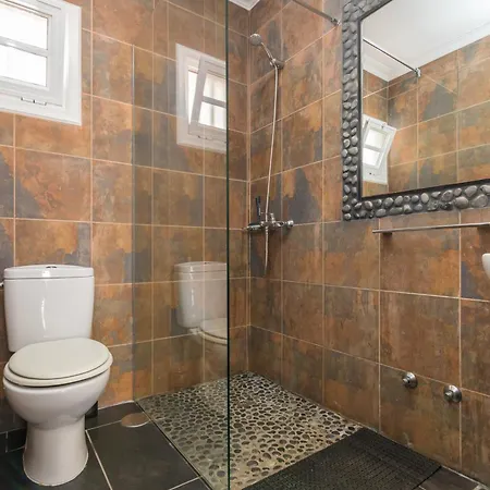 Beautiful - 4 Bedrooms, Heated Pool, 2 Priv Car Park Places, Fibre Net, Ps5, Tv Channels Villa