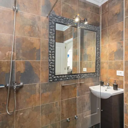 Villa Beautiful - 4 Bedrooms, Heated Pool, 2 Priv Car Park Places, Fibre Net, Ps5, Tv Channels