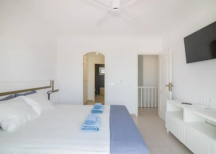 Beautiful - 4 Bedrooms, Heated Pool, 2 Priv Car Park Places, Fibre Net, Ps5, Tv Channels *